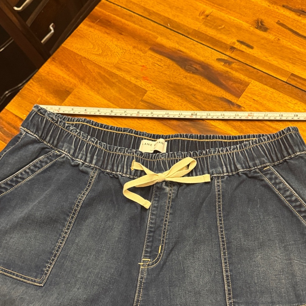 Lane Bryant Blue Denim Capris with Cream Drawstring